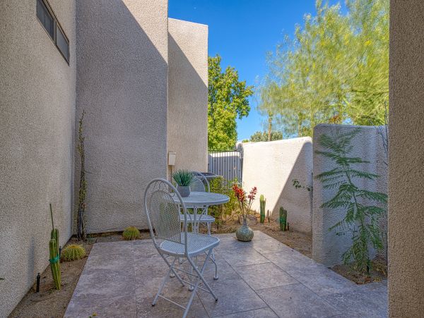 Palm Springs Home 1028385