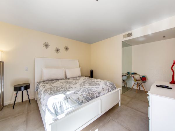 Palm Springs Home 1028387