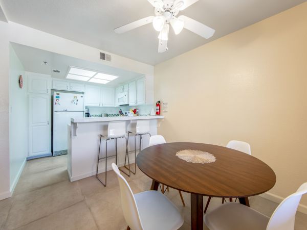 Palm Springs Home 1028387
