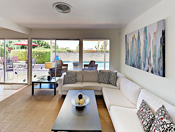 Palm Springs Home 1028390