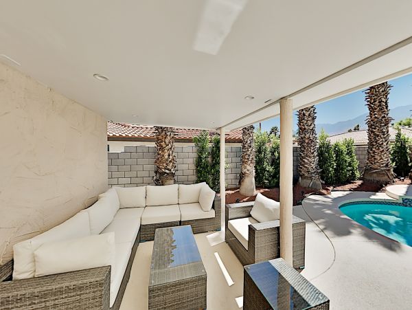 Palm Springs Home 1028391