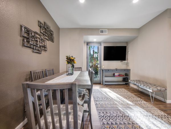 Palm Springs Home 1028394