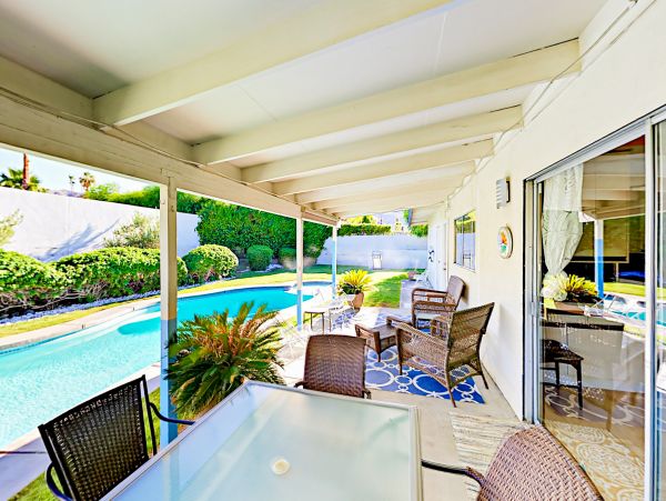 Palm Springs Home 1028396