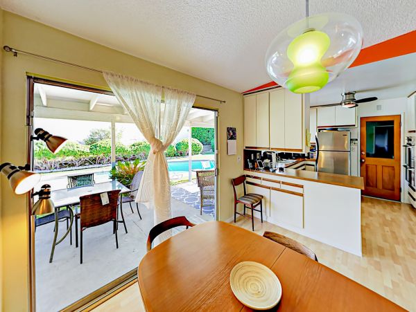Palm Springs Home 1028396