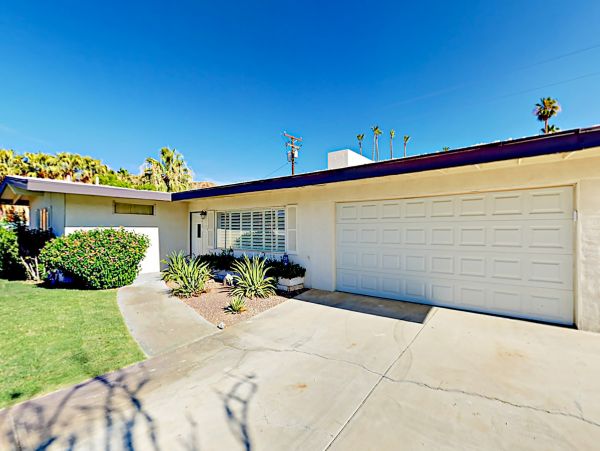 Palm Springs Home 1028396