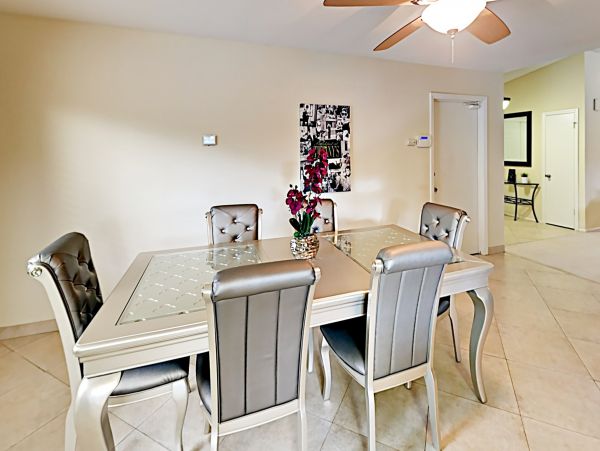 Palm Springs Home 1028398