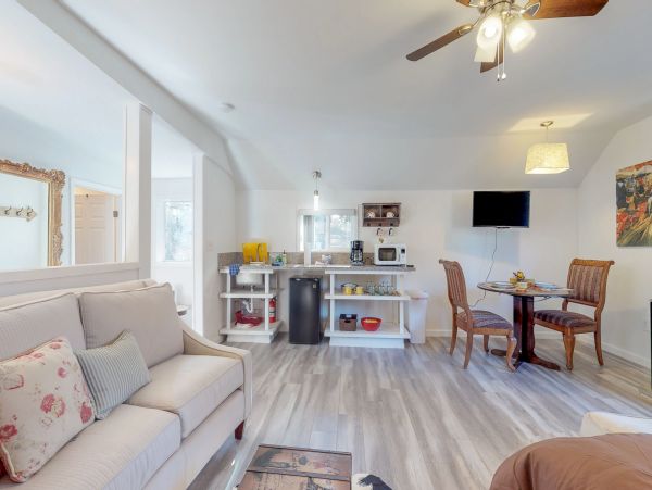 Palm Springs Home 1028402