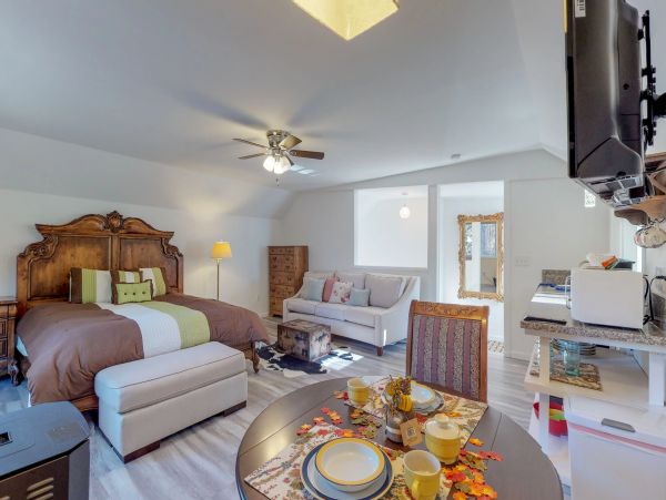 Palm Springs Home 1028402