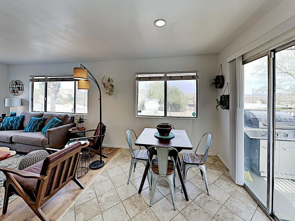 Palm Springs Home 1028411
