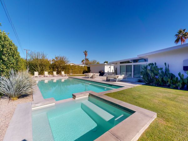 Palm Springs Home 1028414