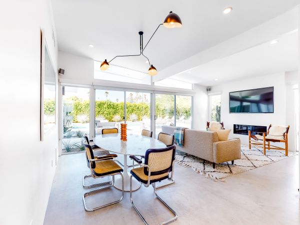 Palm Springs Home 1028414