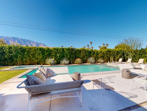 Palm Springs Home 1028414