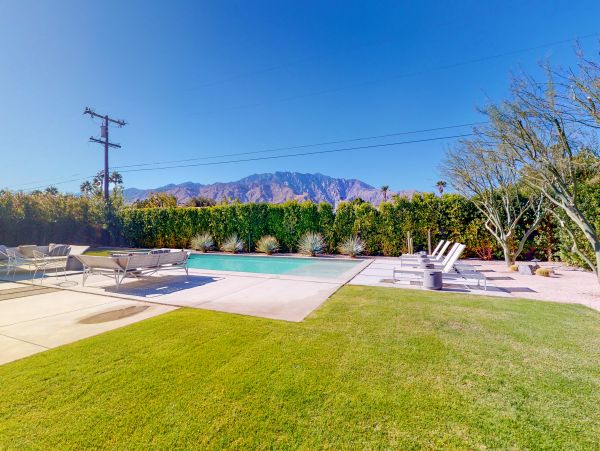 Palm Springs Home 1028414
