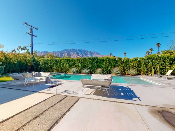Palm Springs Home 1028414