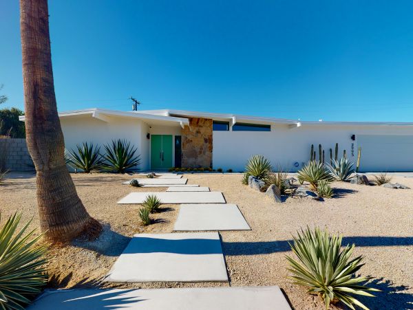Palm Springs Home 1028414