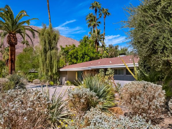 Stunning Luxury Home with Private Pool & Spa in Palm Springs
