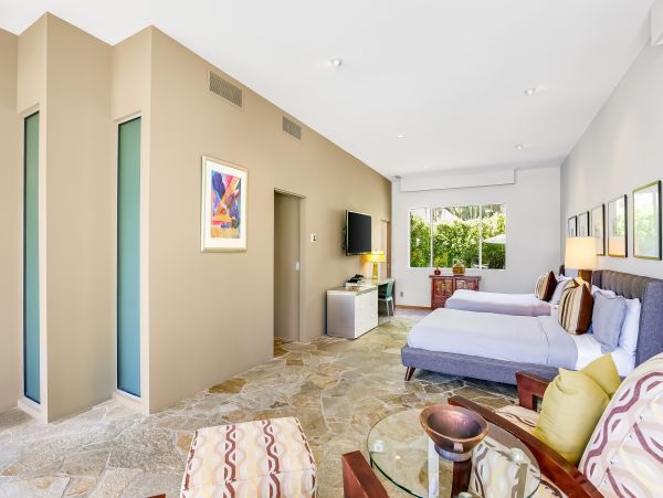 Stunning Luxury Home with Private Pool & Spa in Palm Springs
