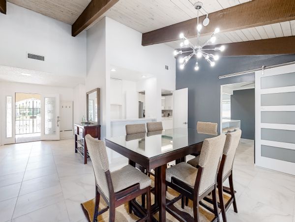Palm Springs Home 1028420