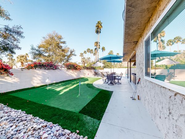 Palm Springs Home 1028420