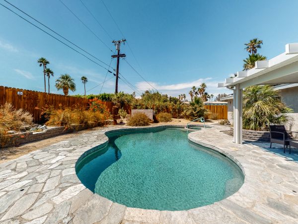 Palm Springs Home 1028421
