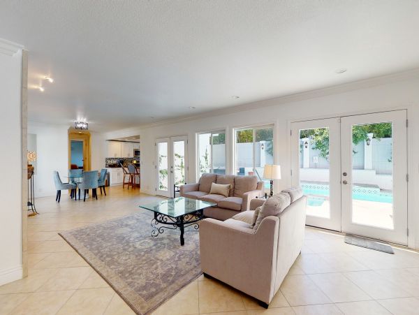 Palm Springs Home 1028422