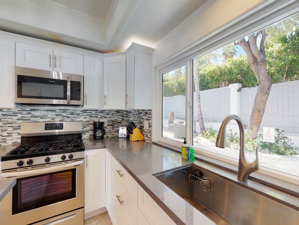 Palm Springs Home 1028422