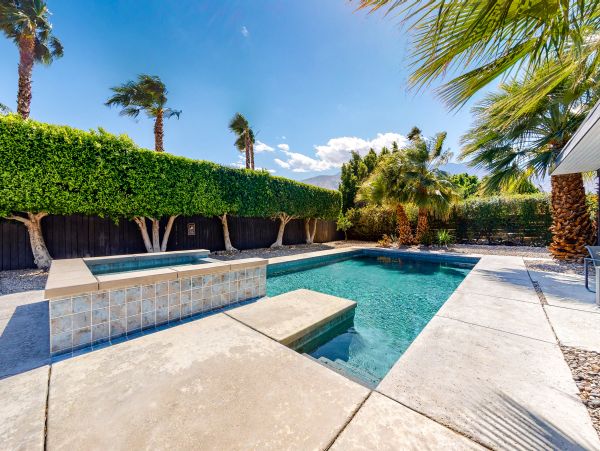Palm Springs Home 1028425
