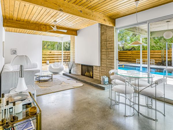 Palm Springs Home 1028426