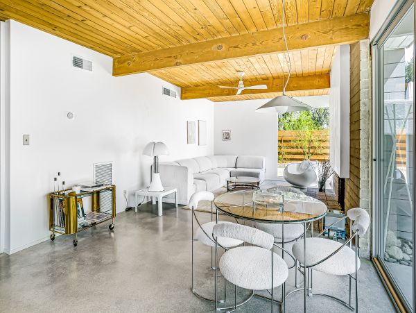 Palm Springs Home 1028426