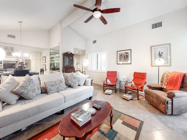 Palm Springs Home 1028429
