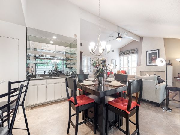 Palm Springs Home 1028429