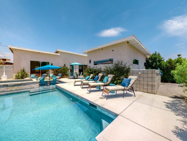 Palm Springs Home 1028430