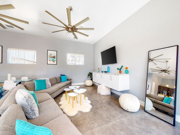 Palm Springs Home 1028430