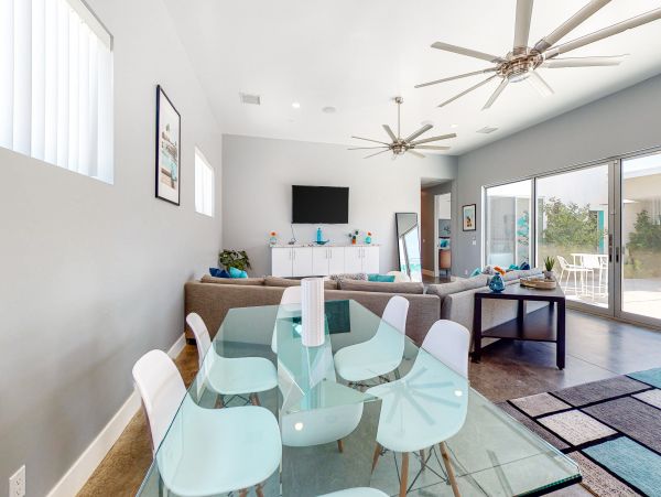 Palm Springs Home 1028430
