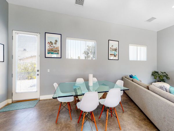 Palm Springs Home 1028430