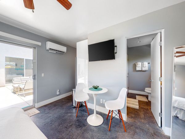 Palm Springs Home 1028430