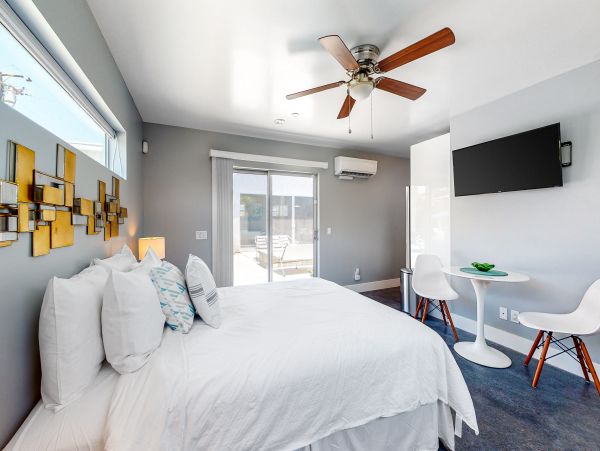 Palm Springs Home 1028430