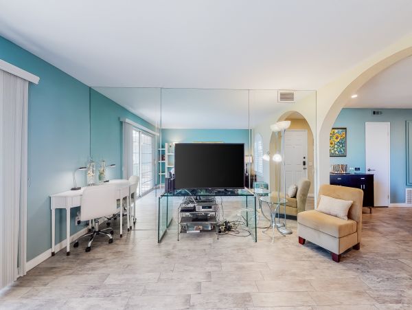 Palm Springs Home 1028433