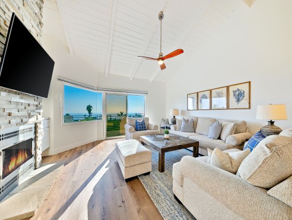 San Diego Beach Communities North Home 1028439