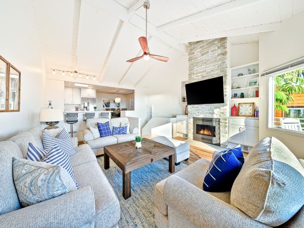 San Diego Beach Communities North Home 1028439