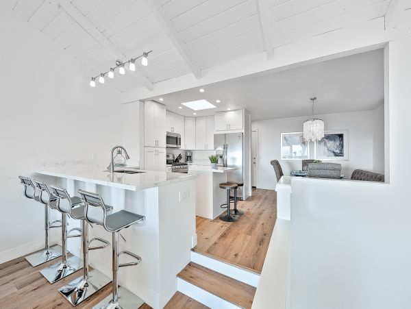 San Diego Beach Communities North Home 1028439