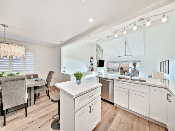 San Diego Beach Communities North Home 1028439