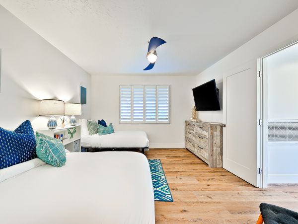 San Diego Beach Communities North Home 1028439