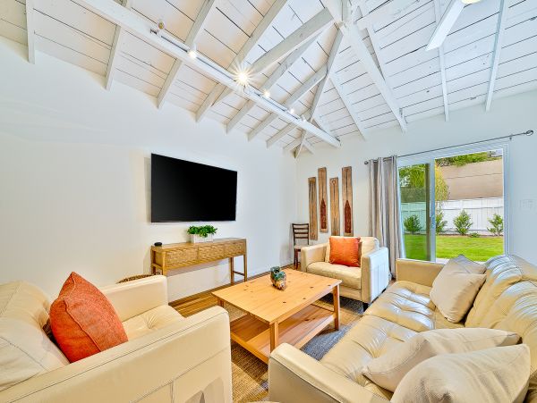San Diego Beach Communities North Home 1028442