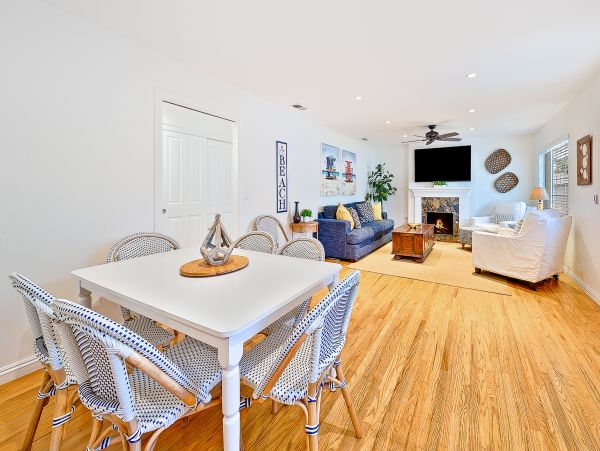 San Diego Beach Communities North Home 1028442
