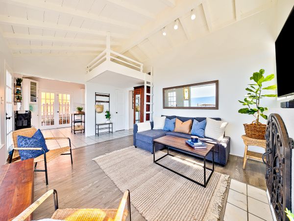 San Diego Beach Communities North Home 1028443