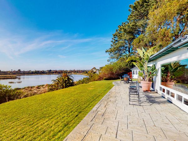 San Diego Beach Communities North Home 1028444