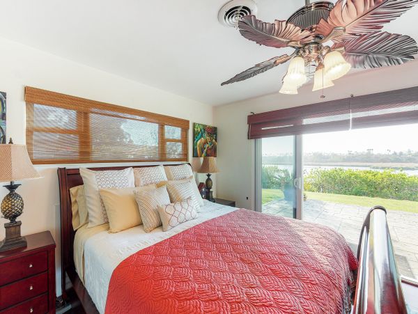 San Diego Beach Communities North Home 1028444