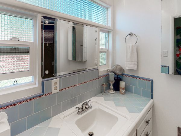 San Diego Beach Communities North Home 1028444