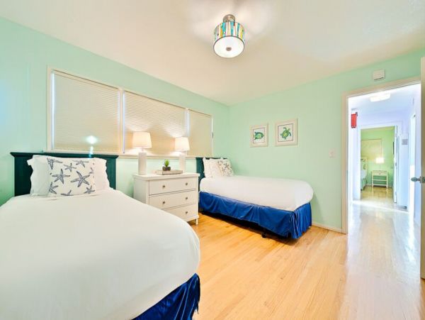 San Diego Beach Communities North Home 1028445